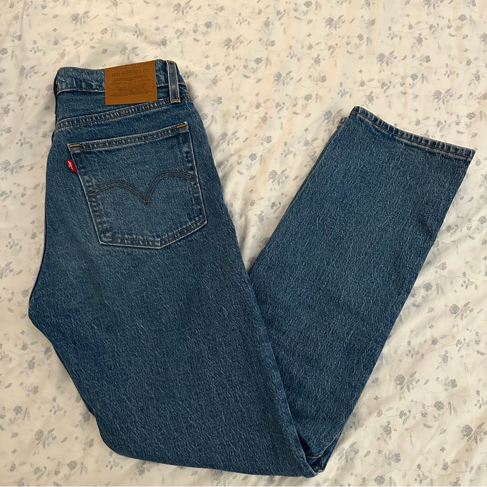 Levi’s wedgie straight Jean